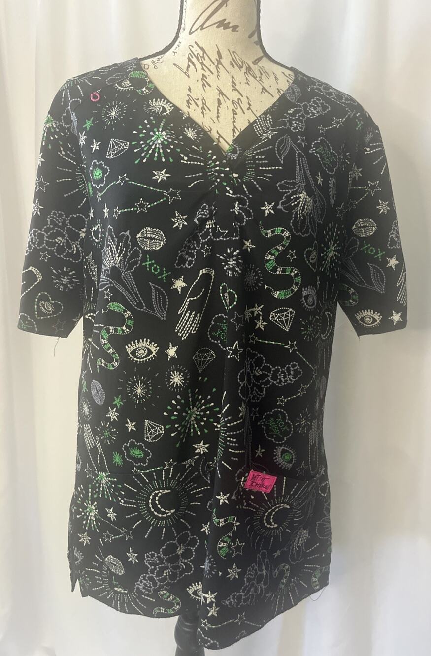 Betsey Johnson Scrub Top Black Celestial Moon Star Nursing Women’s Medium